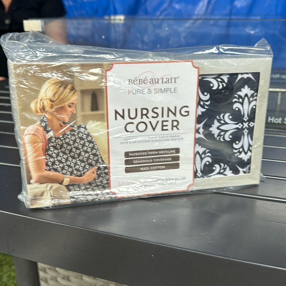COPY - Bebe au Lait Nursing Cover Jetsetter
